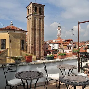  Bed & Breakfast La Terrazza Dei Miracoli Italy