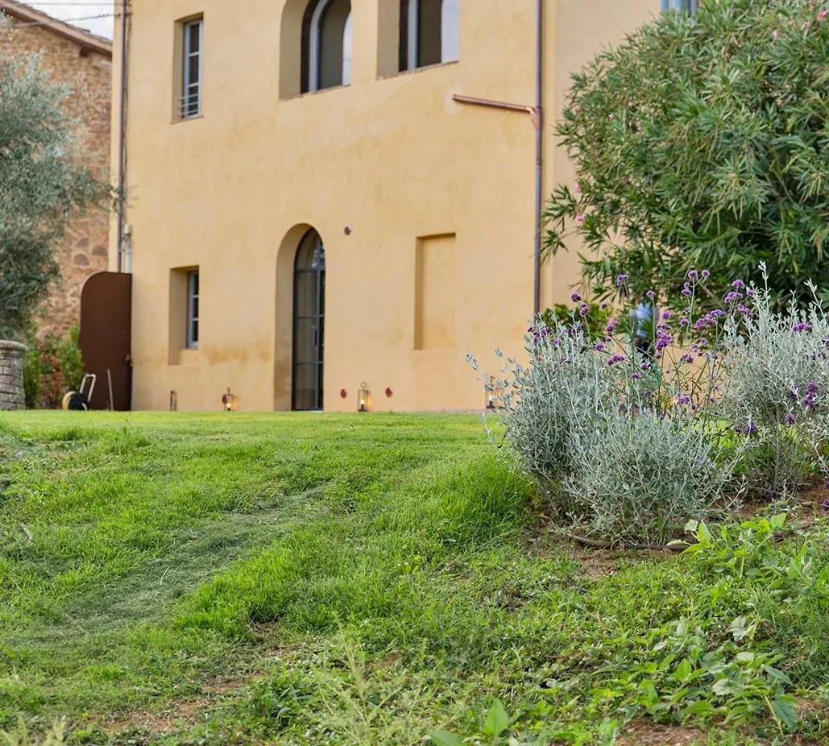 Villa Mami - Boutique Suites Adults Only Siena Bed & Breakfast